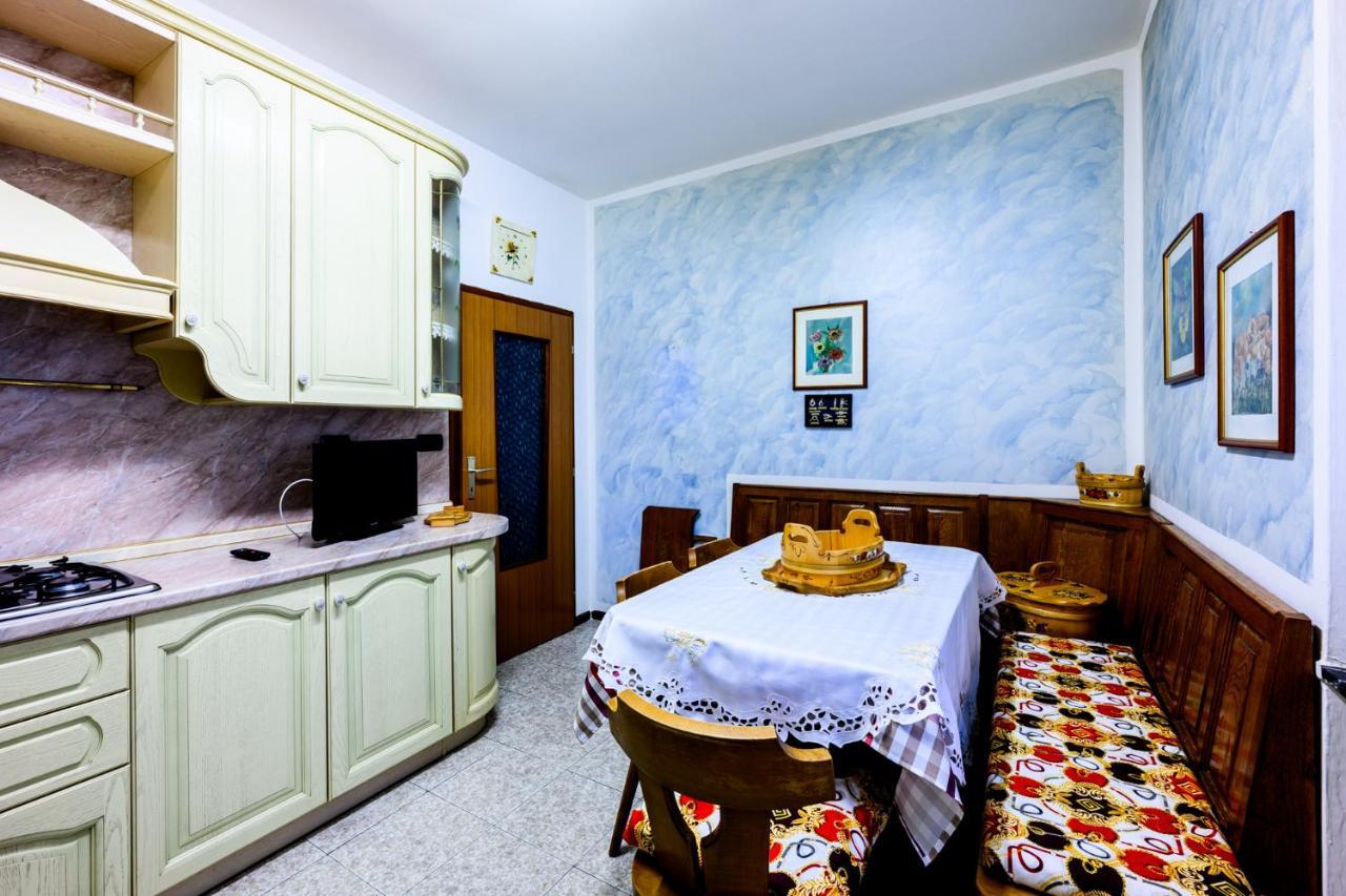 מצולומברדו Retro Apartment In The Mountains מראה חיצוני תמונה